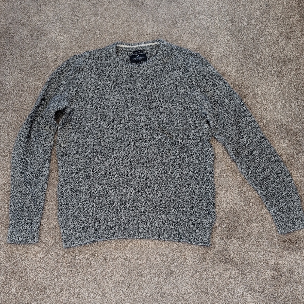 American Eagle Outfitters Men's Black and White Crewneck Sweater